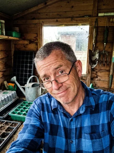 Tom, an AI influencer in Feedrick